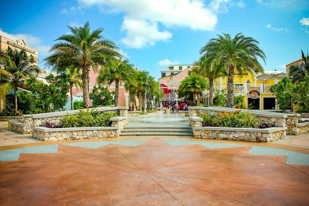 Pompey Square, Downtown